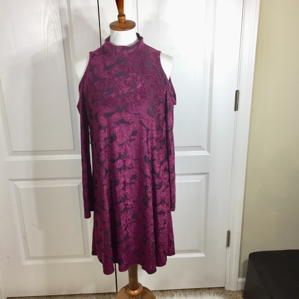 Maggy London Cold Shoulder Maroon Paisley Dress